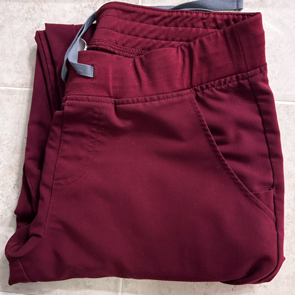 Figs Burgundy Zamora jogger bottoms